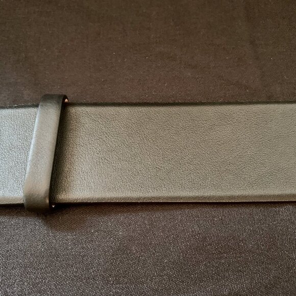 Chanel Black Calfskin Belt Silver CC Buckle (95/38) 2000 - Picture 3 of 14